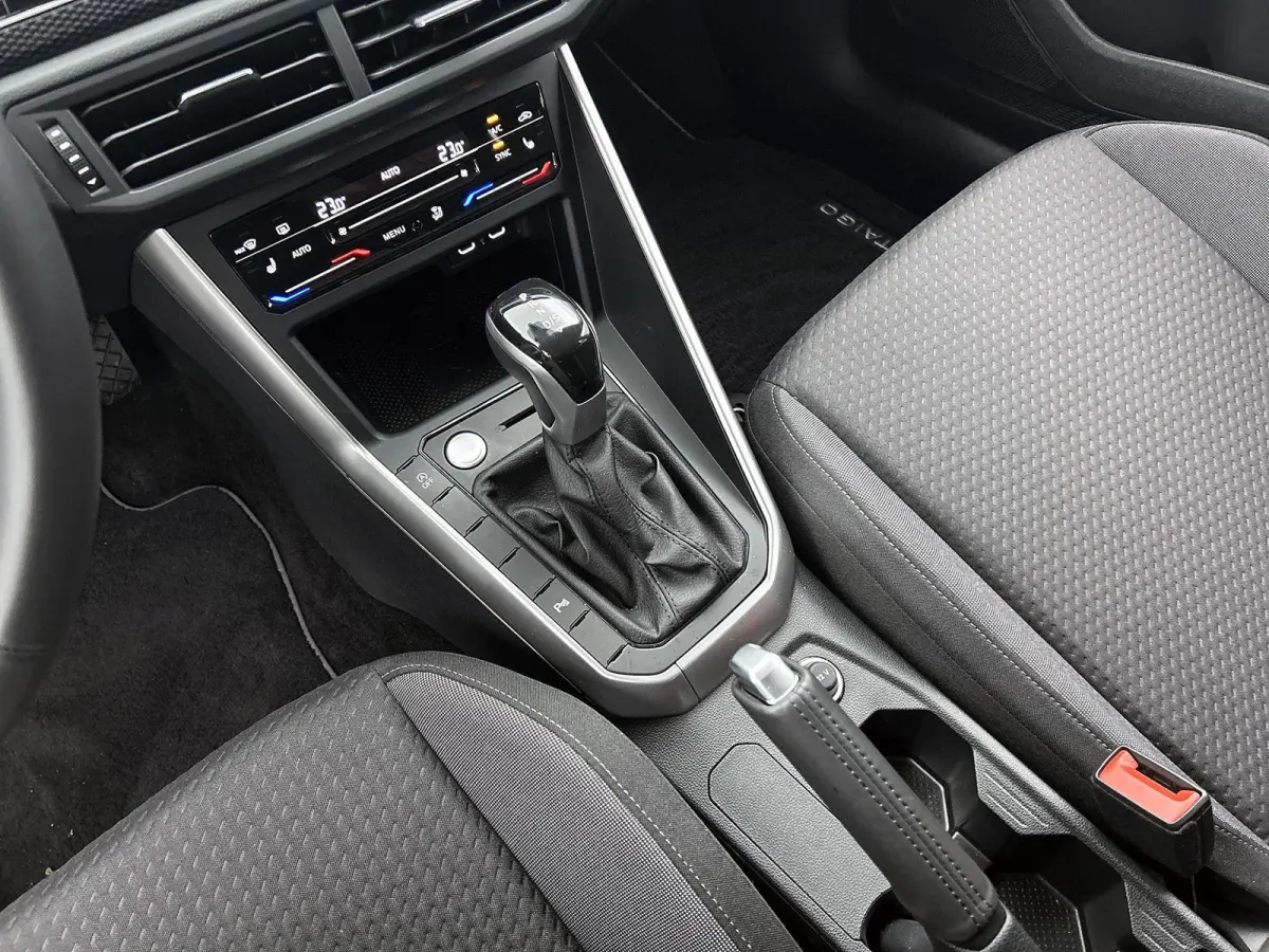1.0 TSI Life Edition 115pk | Automaat | Navigatie | Draadloze Apple Carplay | Adaptieve cruise control | Travel Assist | Achteruitrij camera | Climate control | Stoelverwarming | Elektrisch 