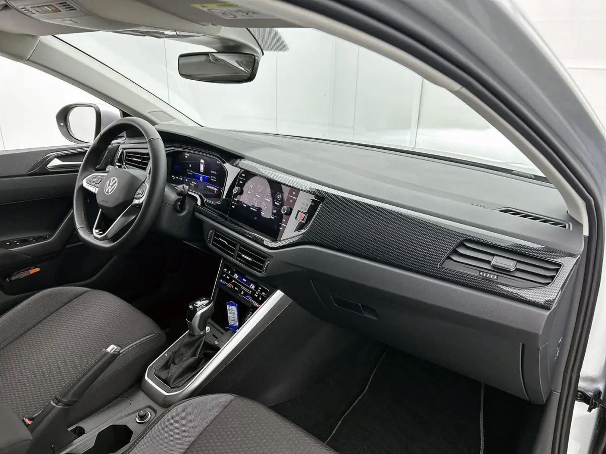 1.0 TSI Life Edition 115pk | Automaat | Navigatie | Draadloze Apple Carplay | Adaptieve cruise control | Travel Assist | Achteruitrij camera | Climate control | Stoelverwarming | Elektrisch 