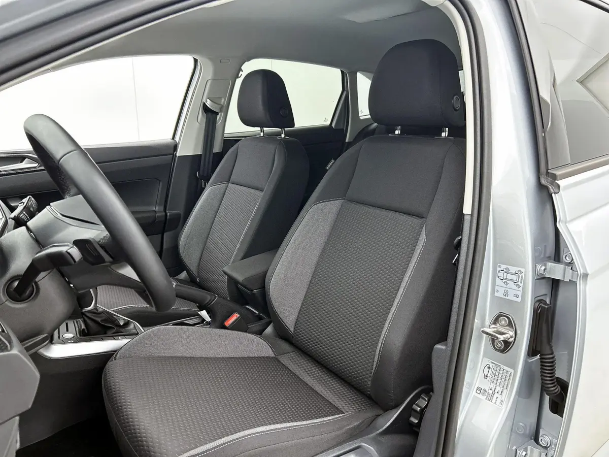 1.0 TSI Life Edition 115pk | Automaat | Navigatie | Draadloze Apple Carplay | Adaptieve cruise control | Travel Assist | Achteruitrij camera | Climate control | Stoelverwarming | Elektrisch 