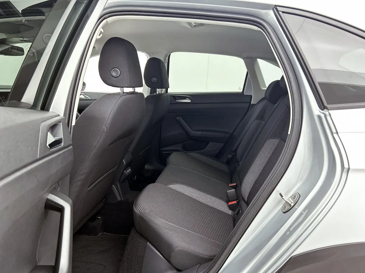 1.0 TSI Life Edition 115pk | Automaat | Navigatie | Draadloze Apple Carplay | Adaptieve cruise control | Travel Assist | Achteruitrij camera | Climate control | Stoelverwarming | Elektrisch 