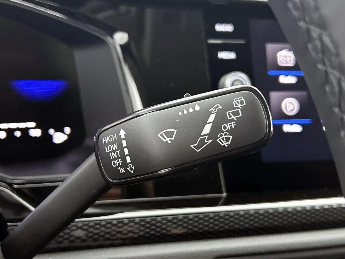 1.0 TSI Life Edition 115pk | Automaat | Navigatie | Draadloze Apple Carplay | Adaptieve cruise control | Travel Assist | Achteruitrij camera | Climate control | Stoelverwarming | Elektrisch 
