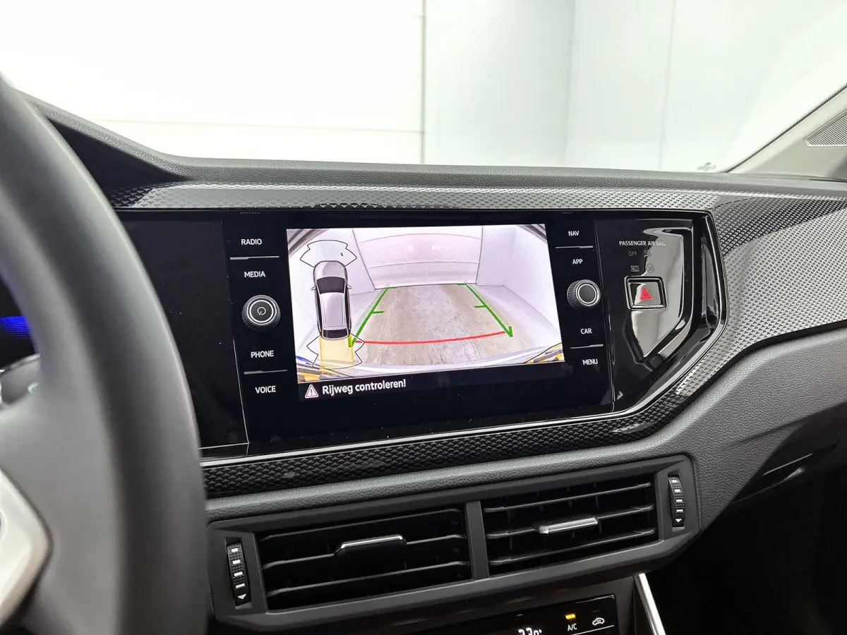 1.0 TSI Life Edition 115pk | Automaat | Navigatie | Draadloze Apple Carplay | Adaptieve cruise control | Travel Assist | Achteruitrij camera | Climate control | Stoelverwarming | Elektrisch 