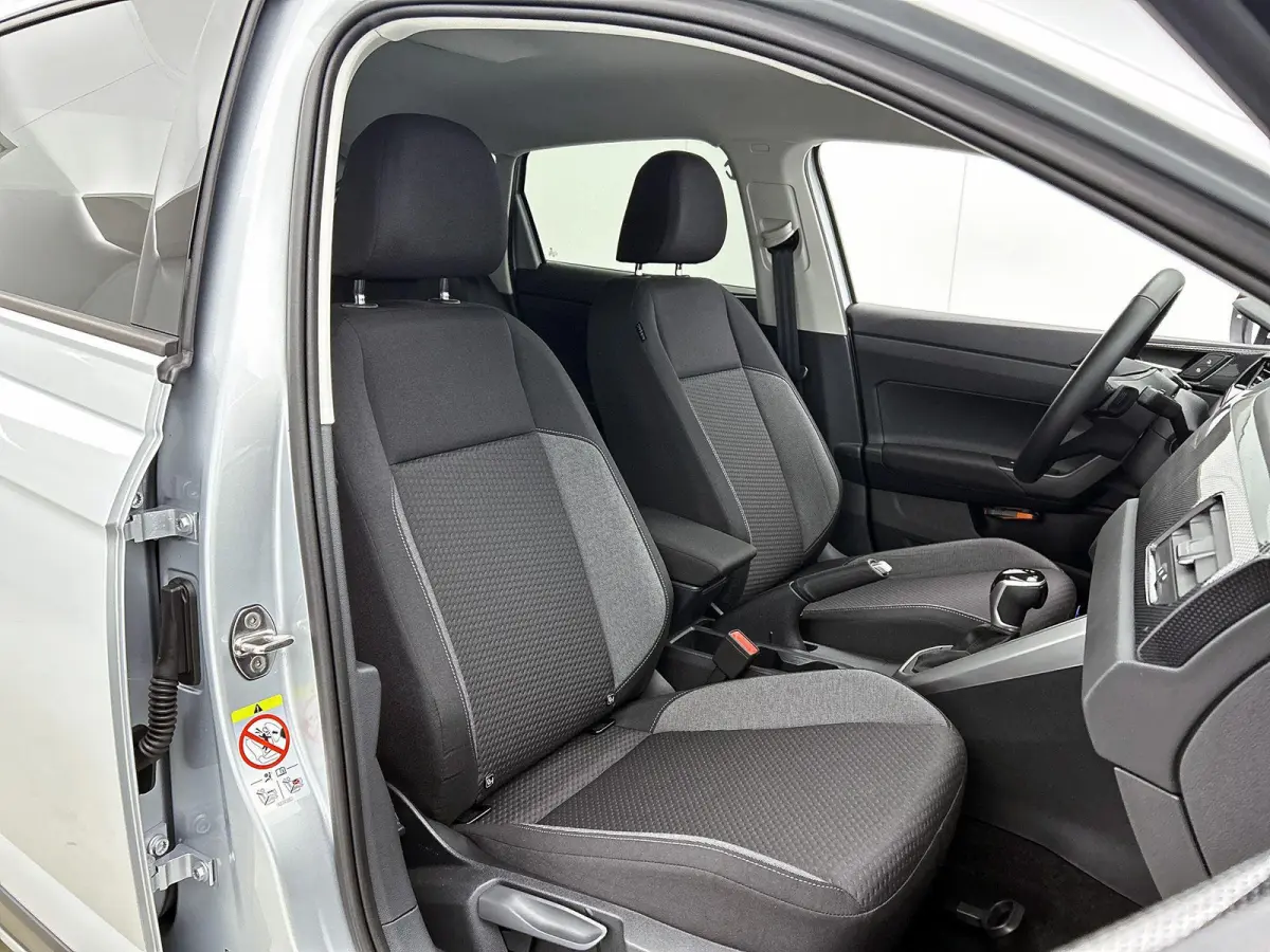 1.0 TSI Life Edition 115pk | Automaat | Navigatie | Draadloze Apple Carplay | Adaptieve cruise control | Travel Assist | Achteruitrij camera | Climate control | Stoelverwarming | Elektrisch 