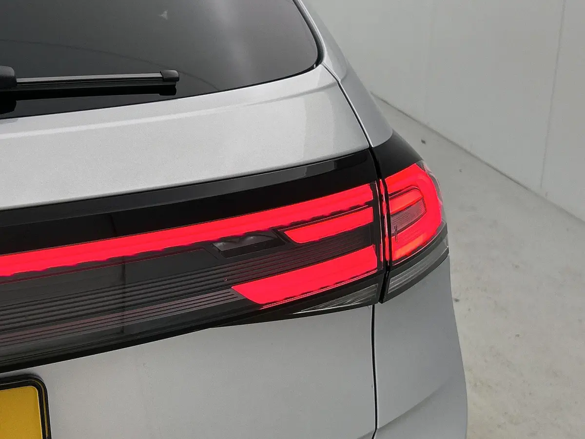 1.0 TSI Life Edition 115pk | Automaat | Navigatie | Draadloze Apple Carplay | Adaptieve cruise control | Travel Assist | Achteruitrij camera | Climate control | Stoelverwarming | Elektrisch 