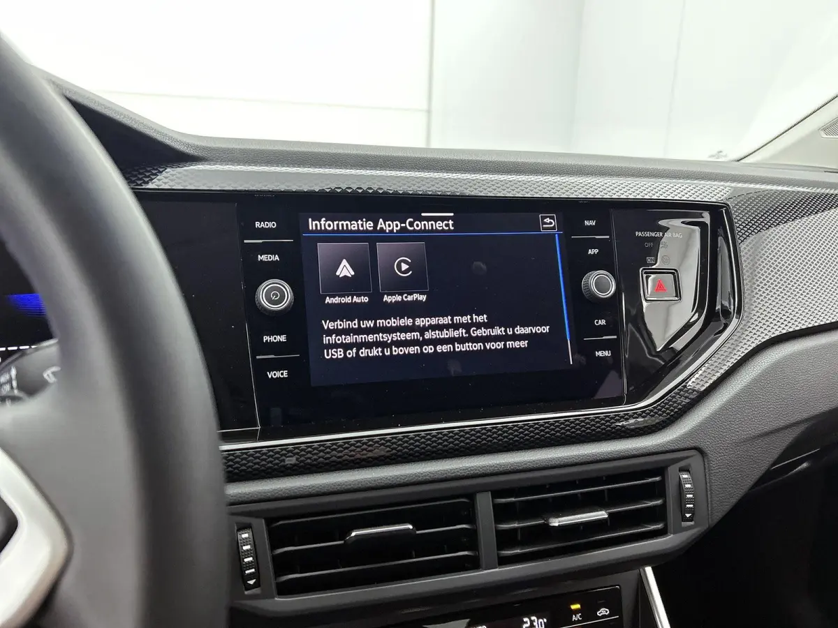 1.0 TSI Life Edition 115pk | Automaat | Navigatie | Draadloze Apple Carplay | Adaptieve cruise control | Travel Assist | Achteruitrij camera | Climate control | Stoelverwarming | Elektrisch 