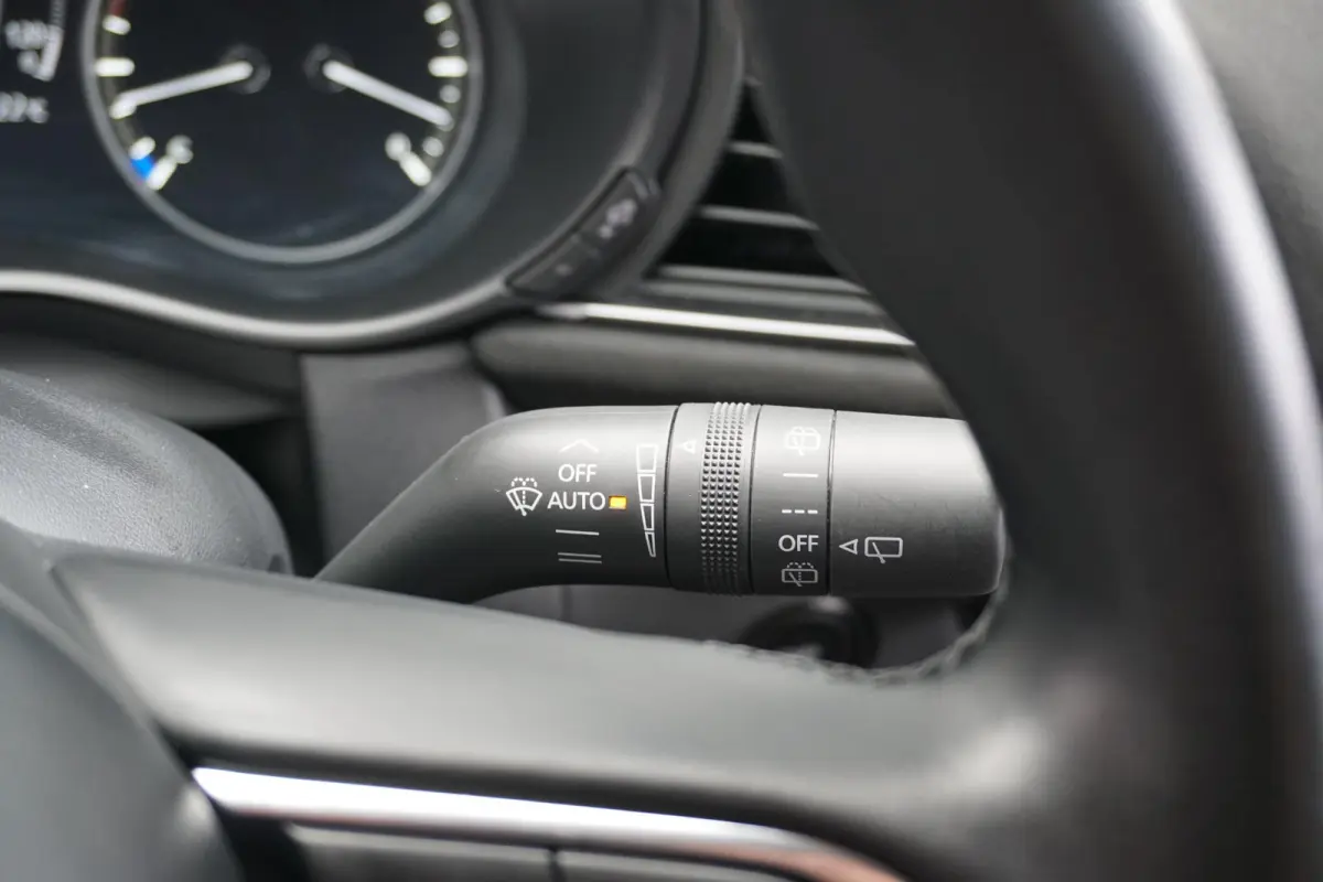 2.5 e-SkyActiv-G M Hybrid Nagisa + HEAD-UP / DODEHOEK / CAMERA / STOELVERWARMING /