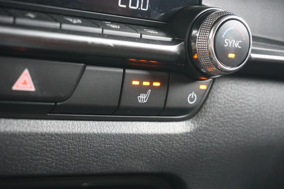 2.5 e-SkyActiv-G M Hybrid Nagisa + HEAD-UP / DODEHOEK / CAMERA / STOELVERWARMING /
