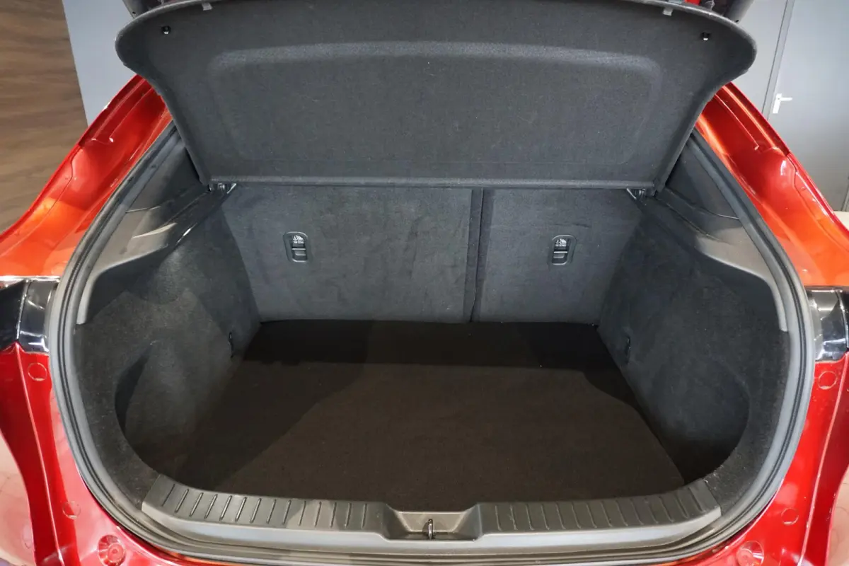 2.5 e-SkyActiv-G M Hybrid Nagisa + HEAD-UP / DODEHOEK / CAMERA / STOELVERWARMING /