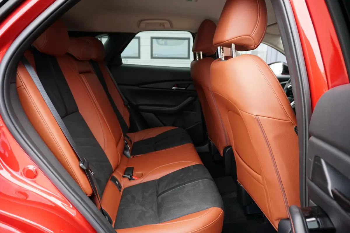 2.5 e-SkyActiv-G M Hybrid Nagisa + HEAD-UP / DODEHOEK / CAMERA / STOELVERWARMING /