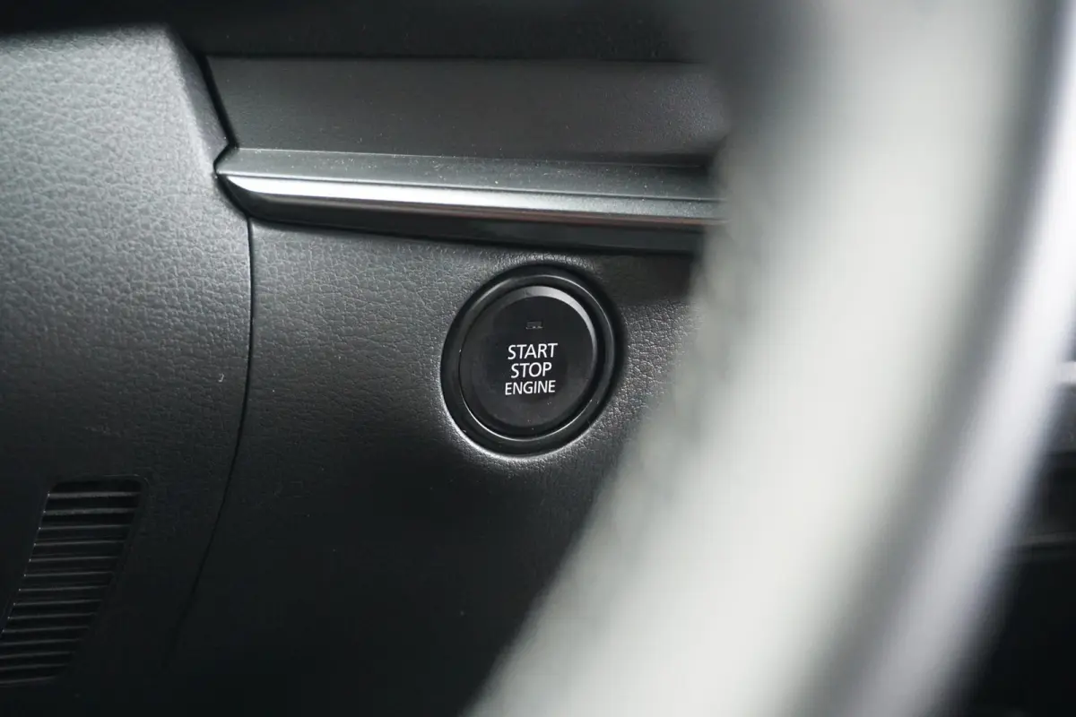 2.5 e-SkyActiv-G M Hybrid Nagisa + HEAD-UP / DODEHOEK / CAMERA / STOELVERWARMING /