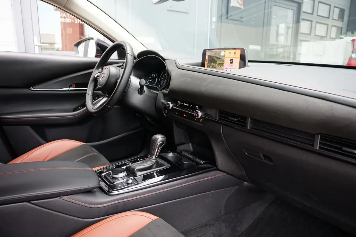 2.5 e-SkyActiv-G M Hybrid Nagisa + HEAD-UP / DODEHOEK / CAMERA / STOELVERWARMING /