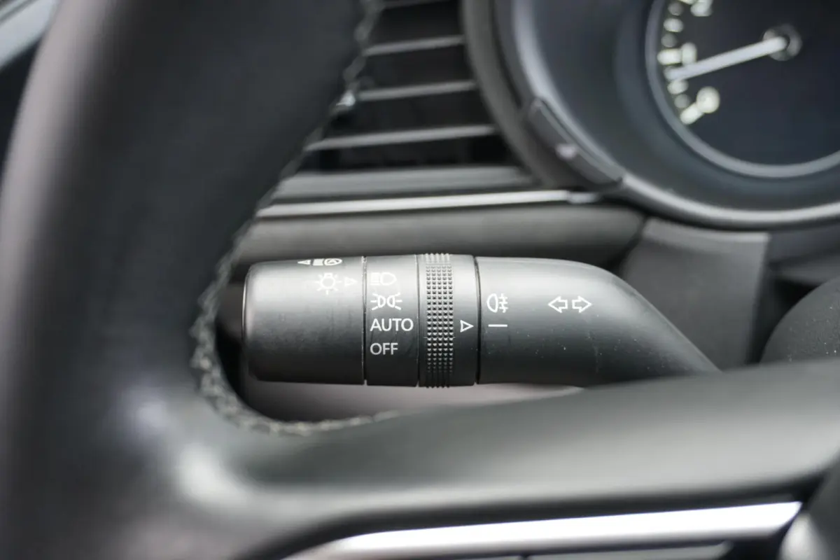 2.5 e-SkyActiv-G M Hybrid Nagisa + HEAD-UP / DODEHOEK / CAMERA / STOELVERWARMING /