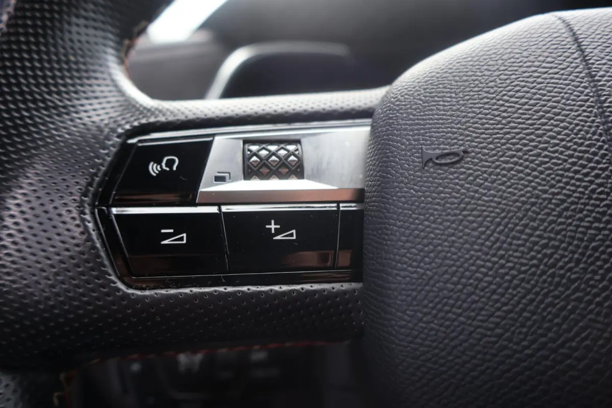 1.2 PureTech Business | Cruise Control | 360 Camera | Climate Control | Apple Carplay/Android Auto |