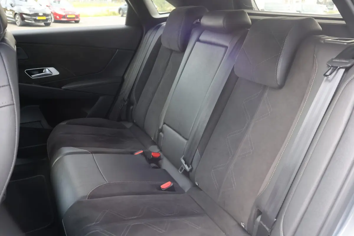1.2 PureTech Business | Cruise Control | 360 Camera | Climate Control | Apple Carplay/Android Auto |