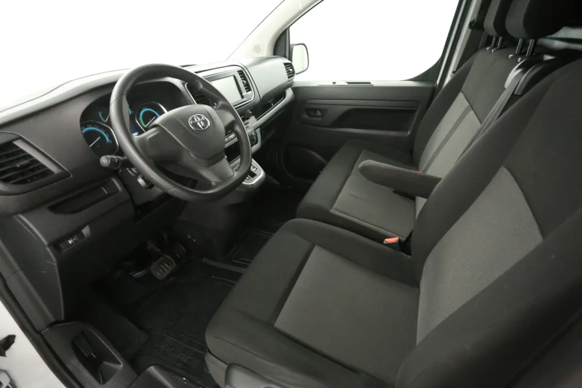 Electric 75 kWh L2H1 Range | Snelladen | SOH 99% | Airco | Cruise | 3 Zits | Carplay | Parkeersens.
