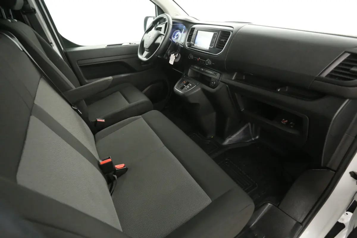 Electric 75 kWh L2H1 Range | Snelladen | SOH 99% | Airco | Cruise | 3 Zits | Carplay | Parkeersens.