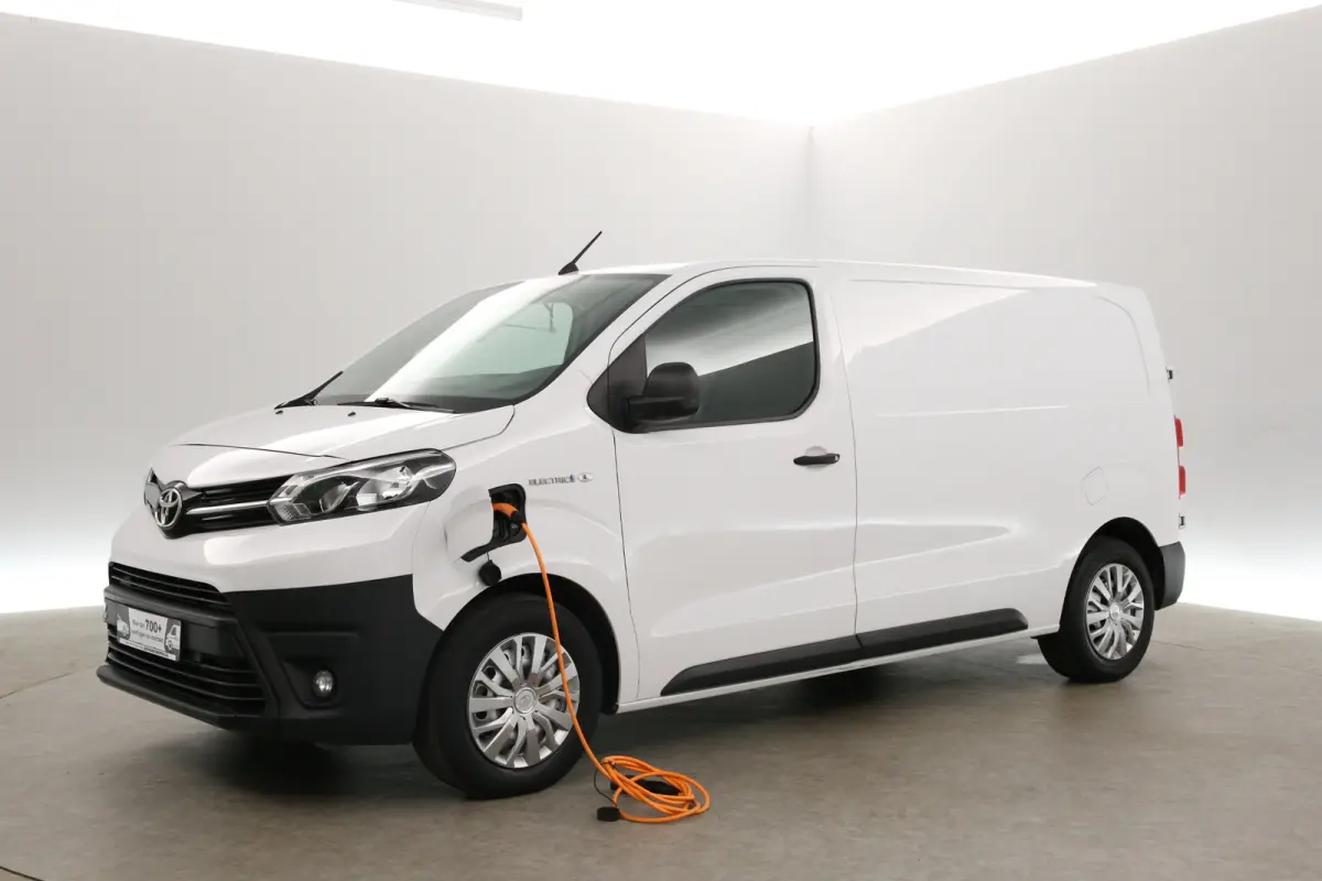 Electric 75 kWh L2H1 Range | Snelladen | SOH 99% | Airco | Cruise | 3 Zits | Carplay | Parkeersens.