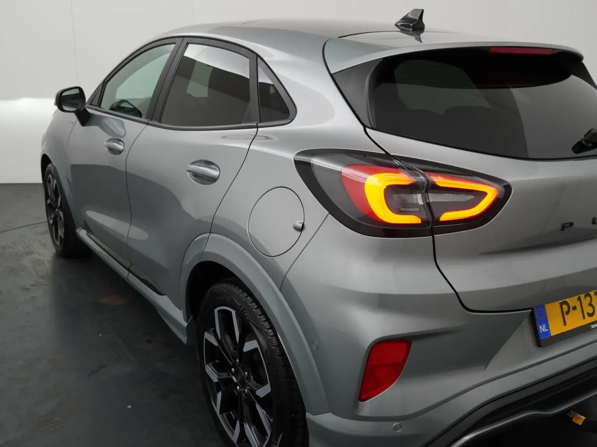 1.0 EcoBoost ST-Line X | Panoramadak | Adapt. Cruise | Trekhaak | Winter Pack |