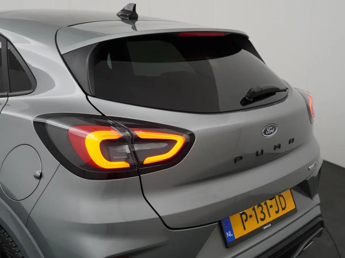 1.0 EcoBoost ST-Line X | Panoramadak | Adapt. Cruise | Trekhaak | Winter Pack |