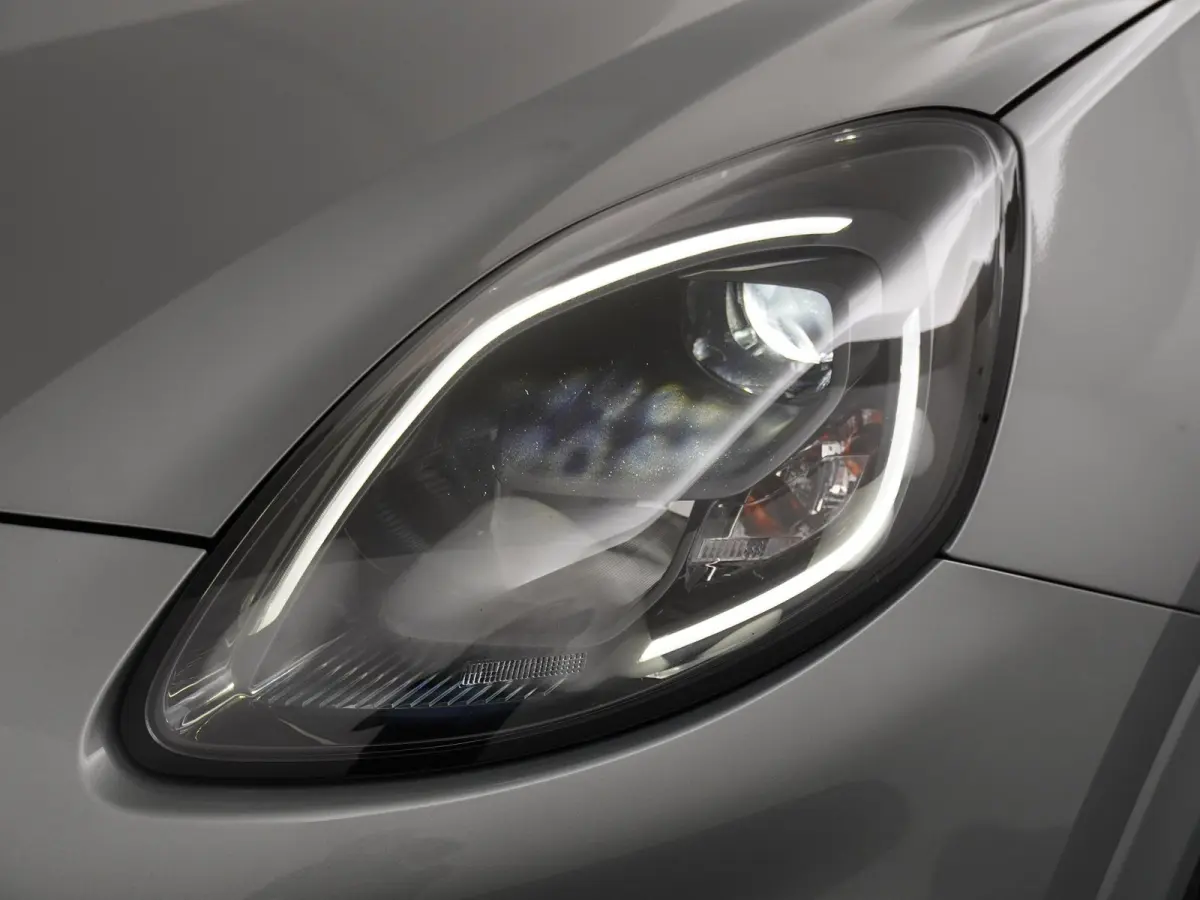 1.0 EcoBoost ST-Line X | Panoramadak | Adapt. Cruise | Trekhaak | Winter Pack |