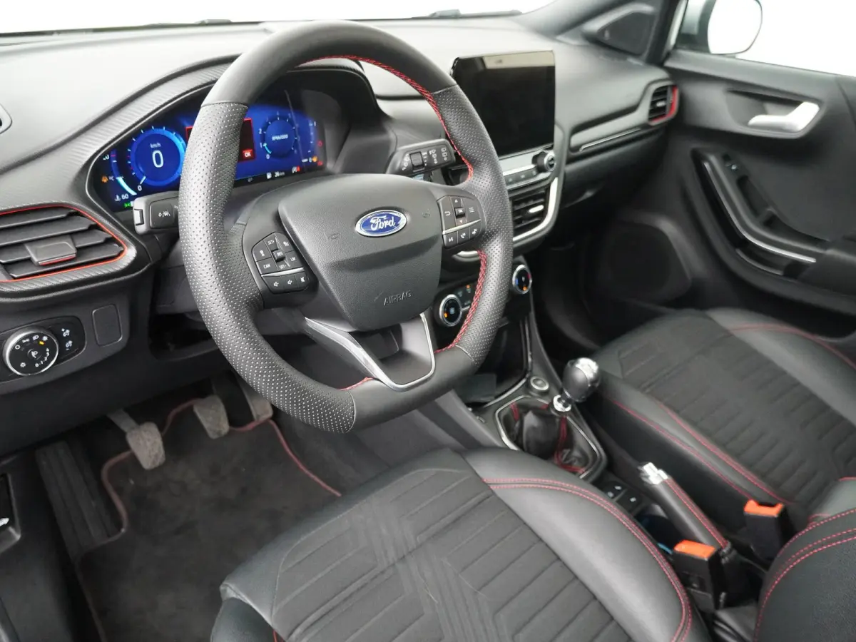 1.0 EcoBoost ST-Line X | Panoramadak | Adapt. Cruise | Trekhaak | Winter Pack |