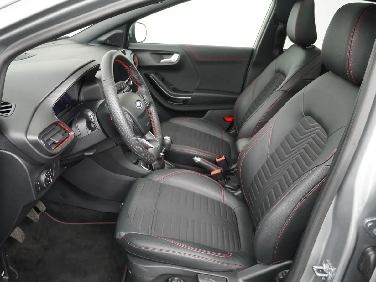 1.0 EcoBoost ST-Line X | Panoramadak | Adapt. Cruise | Trekhaak | Winter Pack |