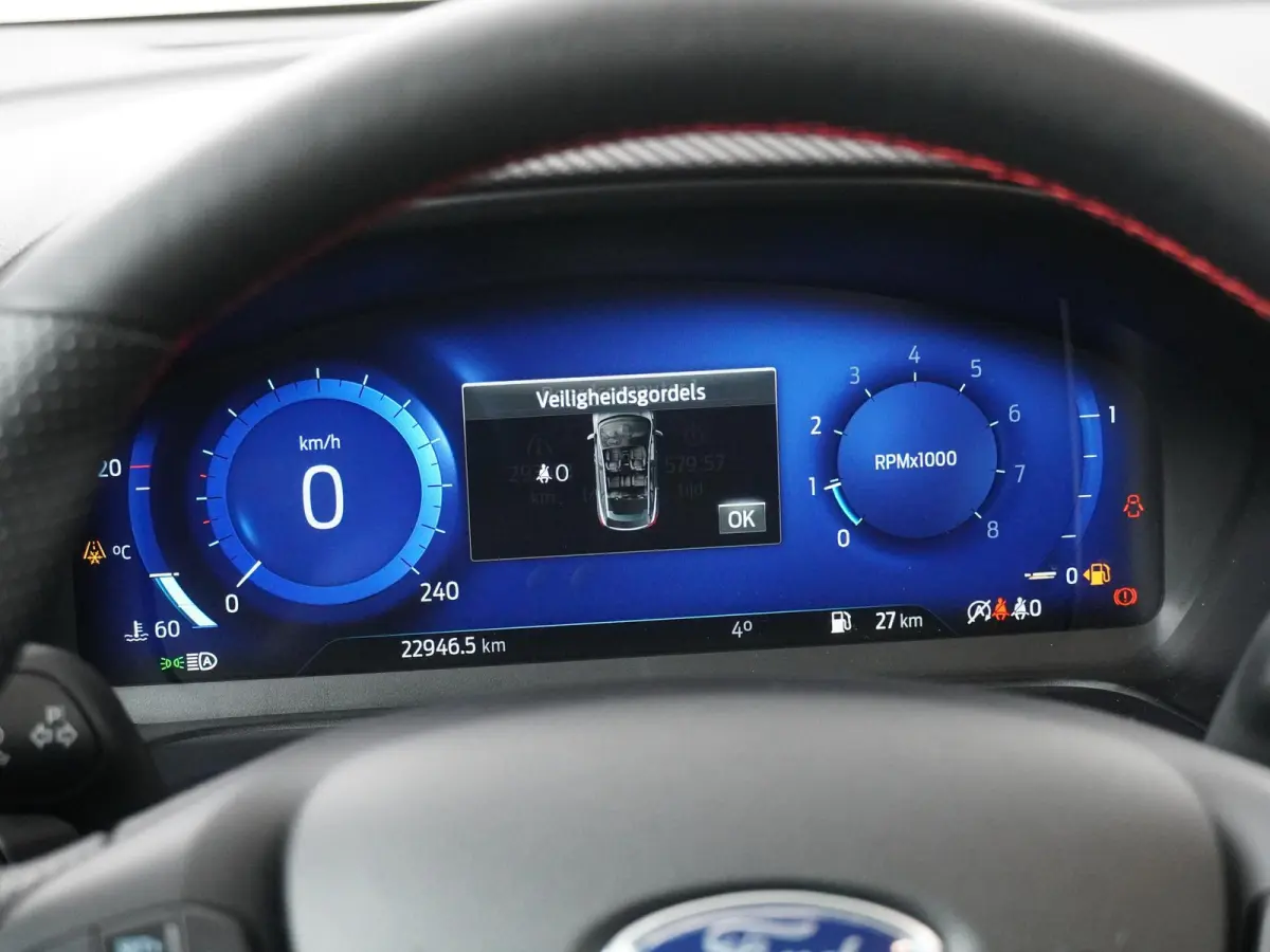 1.0 EcoBoost ST-Line X | Panoramadak | Adapt. Cruise | Trekhaak | Winter Pack |