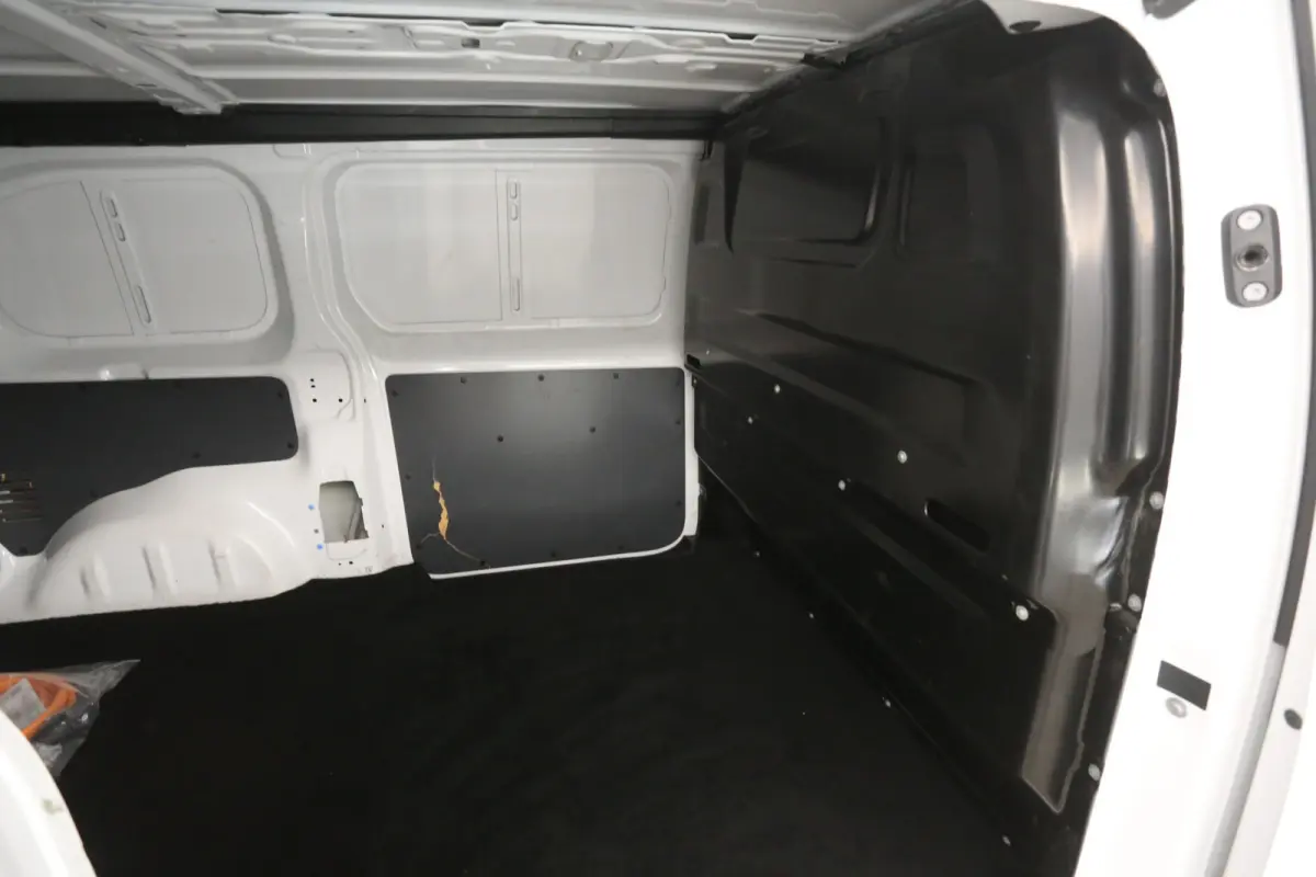 Elektrisch 75 kWh L2H1 Long Range | Snelladen | SOH 99% | Airco | Cruise | 3 Zits | Carplay | Parkeersens.