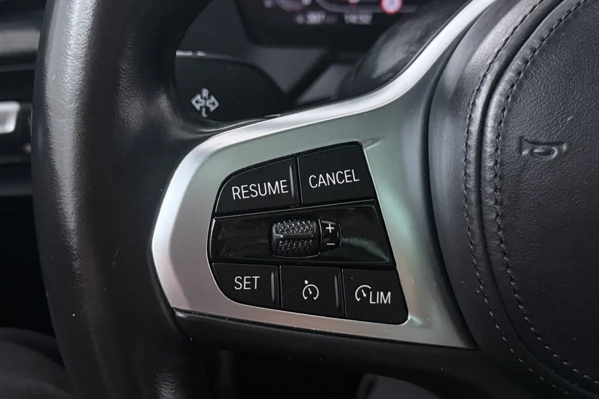 118i Introduction Edition (PANORAMADAK, STOELVERWARMING, HK AUDIO, CAMERA, DEALER ONDERHOUDEN))