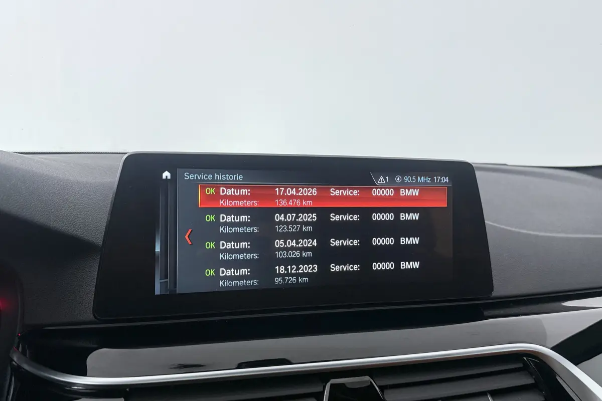520i Corporate Lease High Executive (PANORAMADAK, STOELVERWARMING, ELEKTR STOELEN, CAMERA)