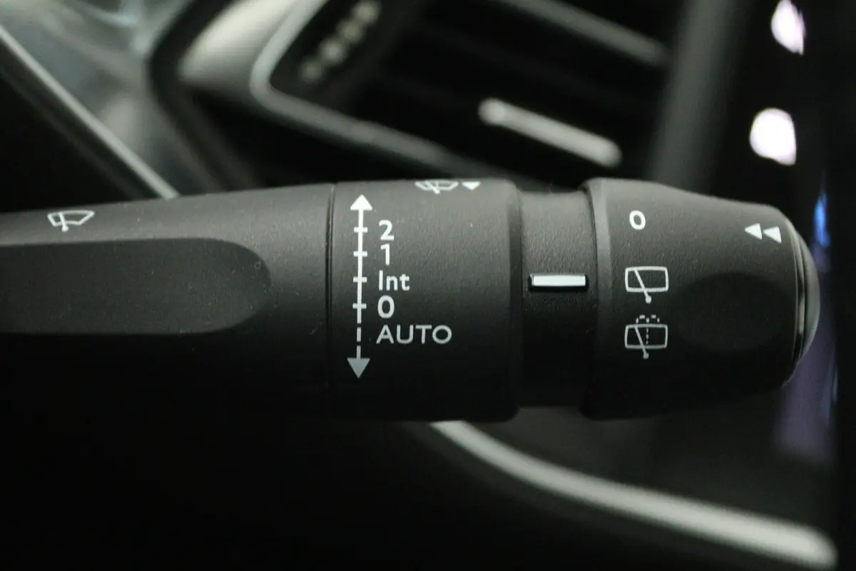 1.2 PureTech Active (TREKHAAK, CRUISE CONTROL, NAVIGATIE, PARKEERSENSOREN)