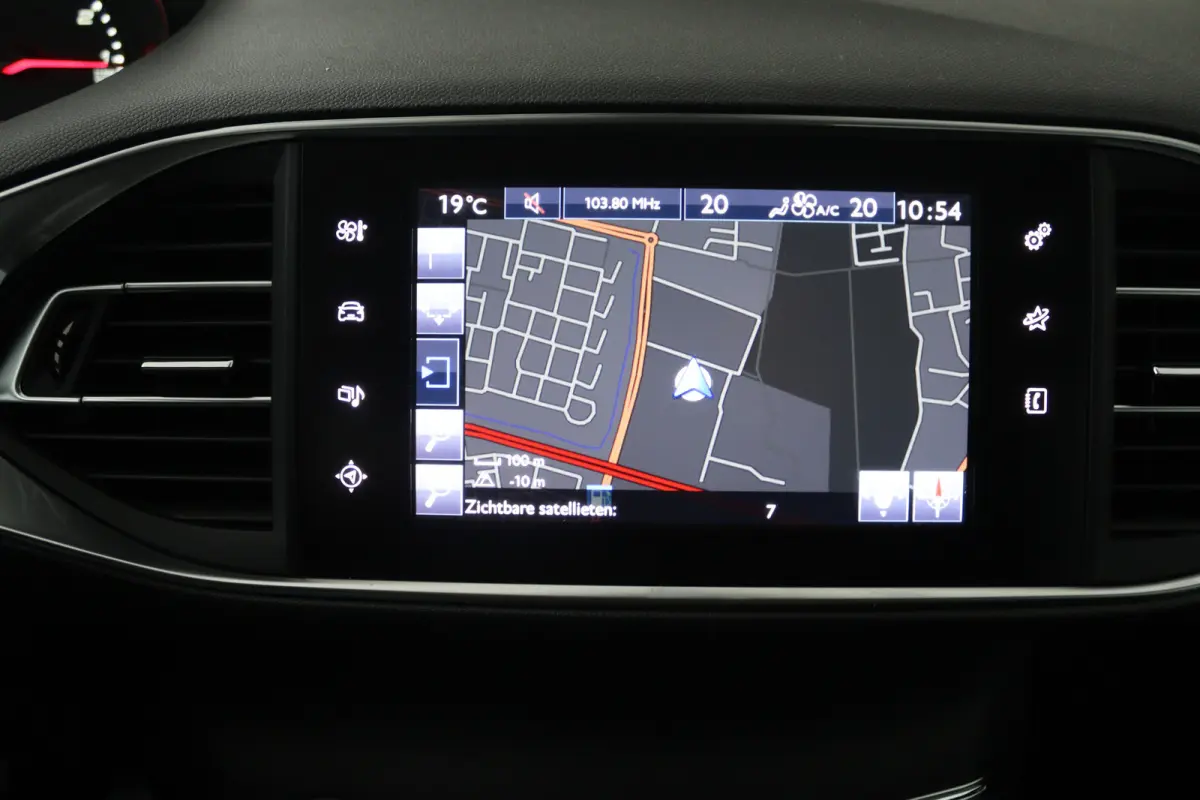 1.2 PureTech Active (TREKHAAK, CRUISE CONTROL, NAVIGATIE, PARKEERSENSOREN)