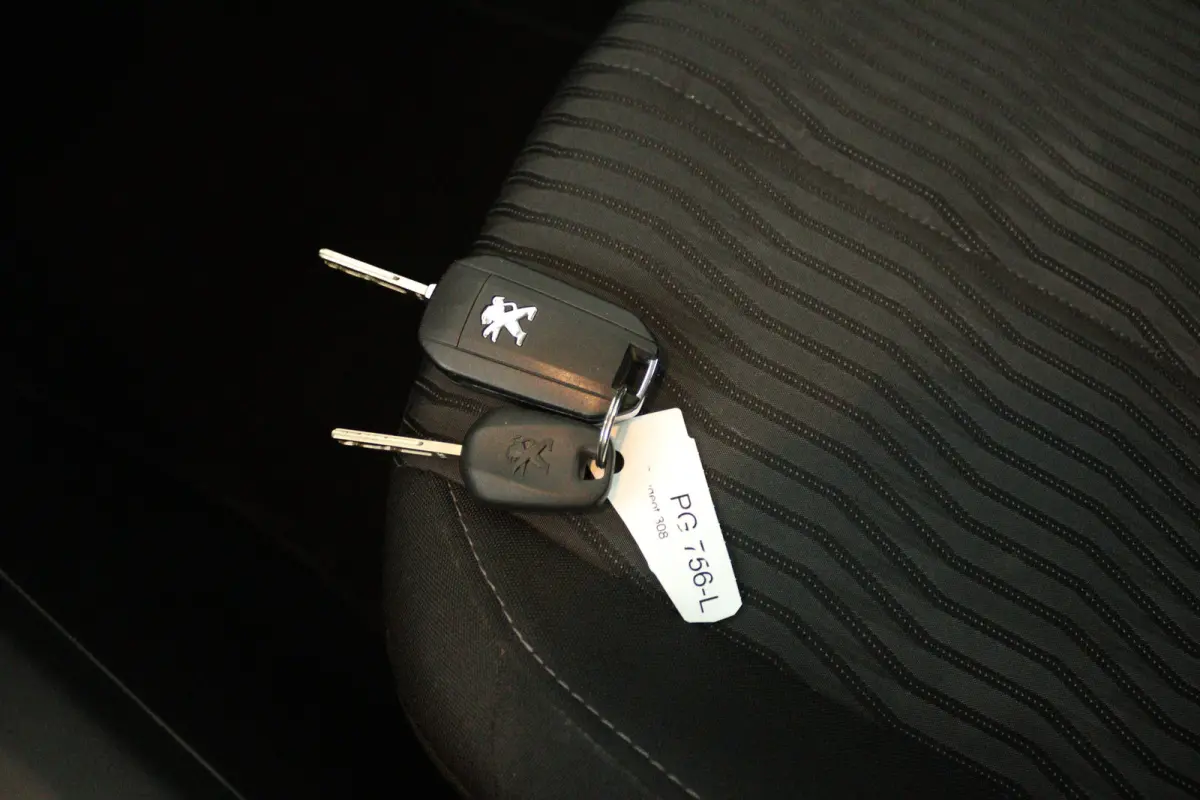 1.2 PureTech Active (TREKHAAK, CRUISE CONTROL, NAVIGATIE, PARKEERSENSOREN)