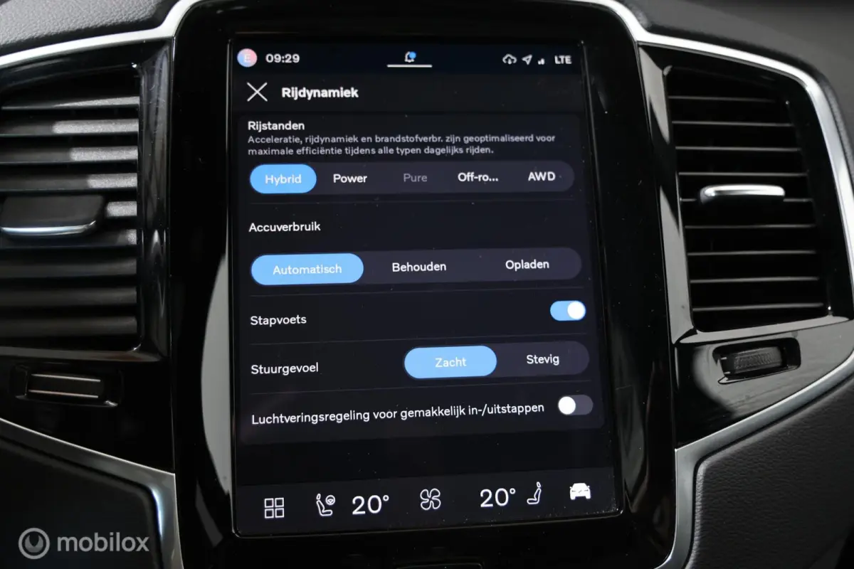 2.0 T8 Recharge AWD Ultimate Dark - Pano - Elektrische trekhaak - Luchtvering