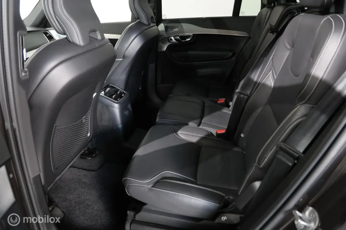 2.0 T8 Recharge AWD Ultimate Dark - Pano - Elektrische trekhaak - Luchtvering