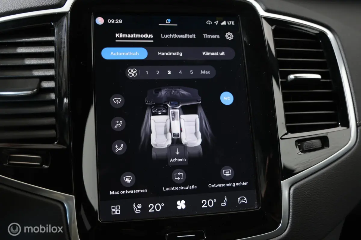 2.0 T8 Recharge AWD Ultimate Dark - Pano - Elektrische trekhaak - Luchtvering