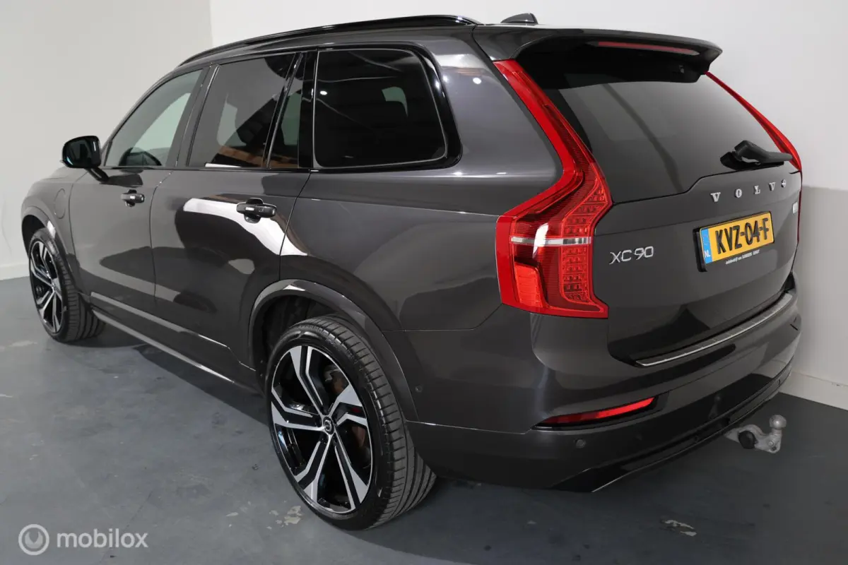 2.0 T8 Recharge AWD Ultimate Dark - Pano - Elektrische trekhaak - Luchtvering
