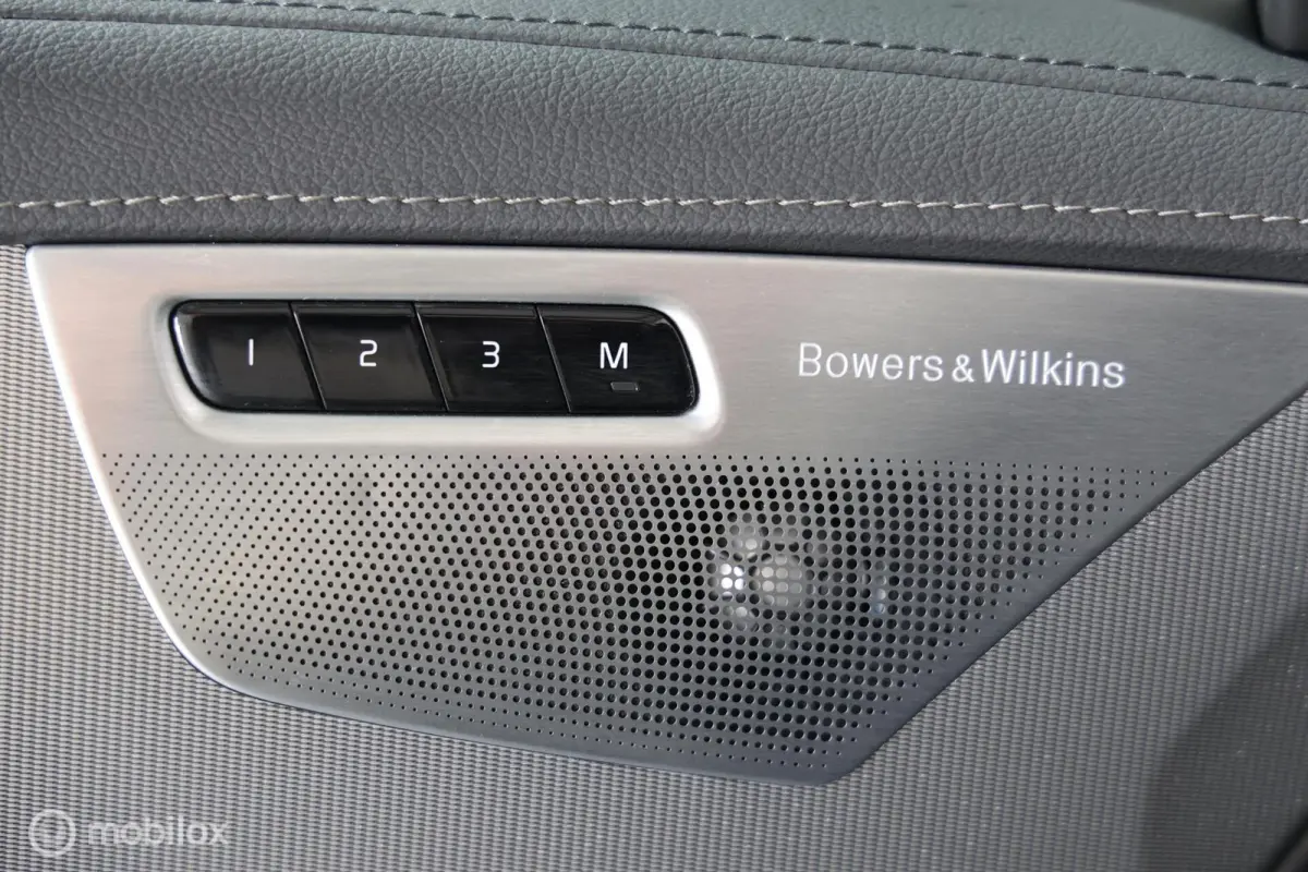 2.0 T8 Recharge AWD Ultimate Dark - Pano - Elektrische trekhaak - Luchtvering