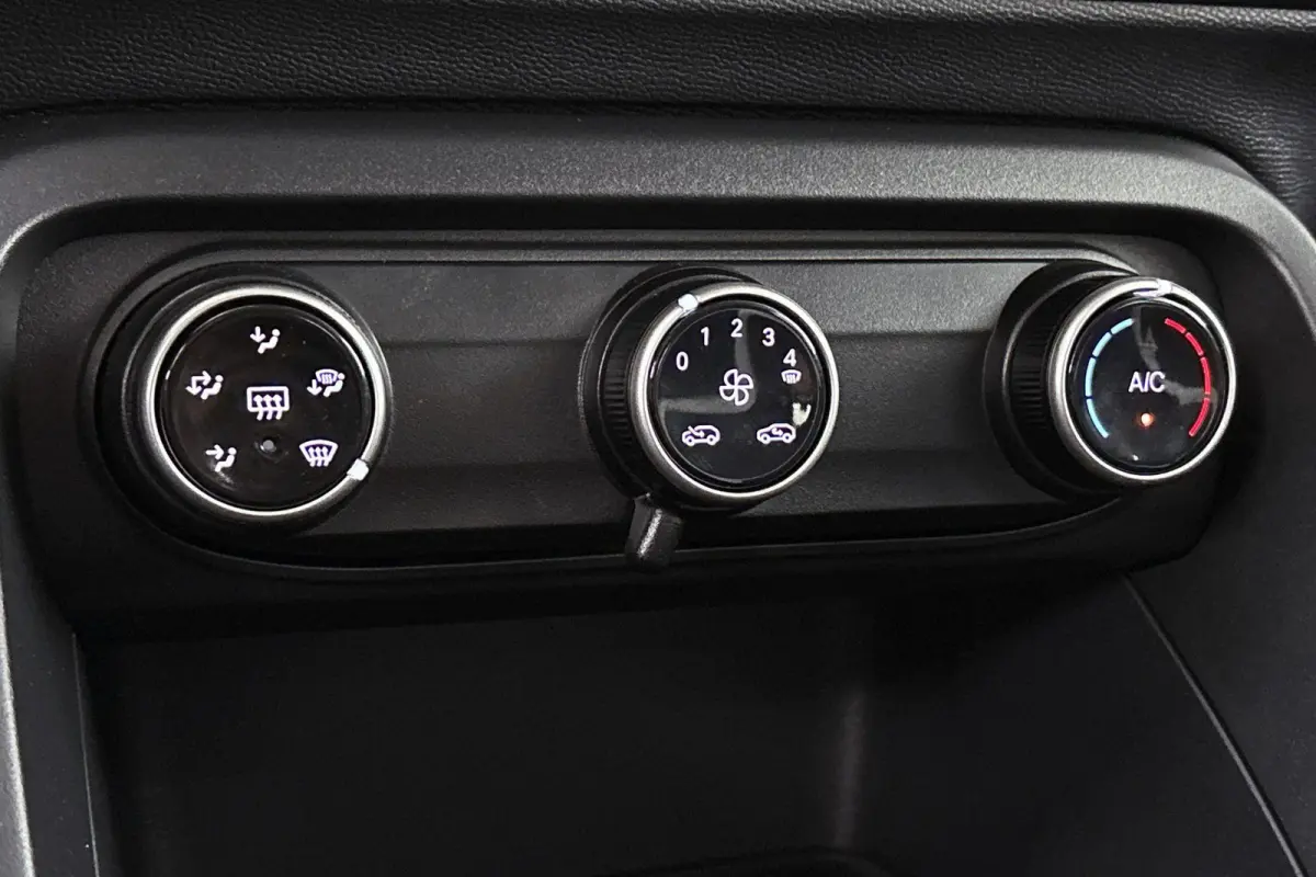 1.2 Hybrid 110pk Collection Camera Apple CarPlay 17"