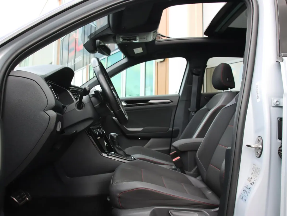 1.5 TSI 150PK Sport | Panoramadak | 19inch velgen | Two-tone