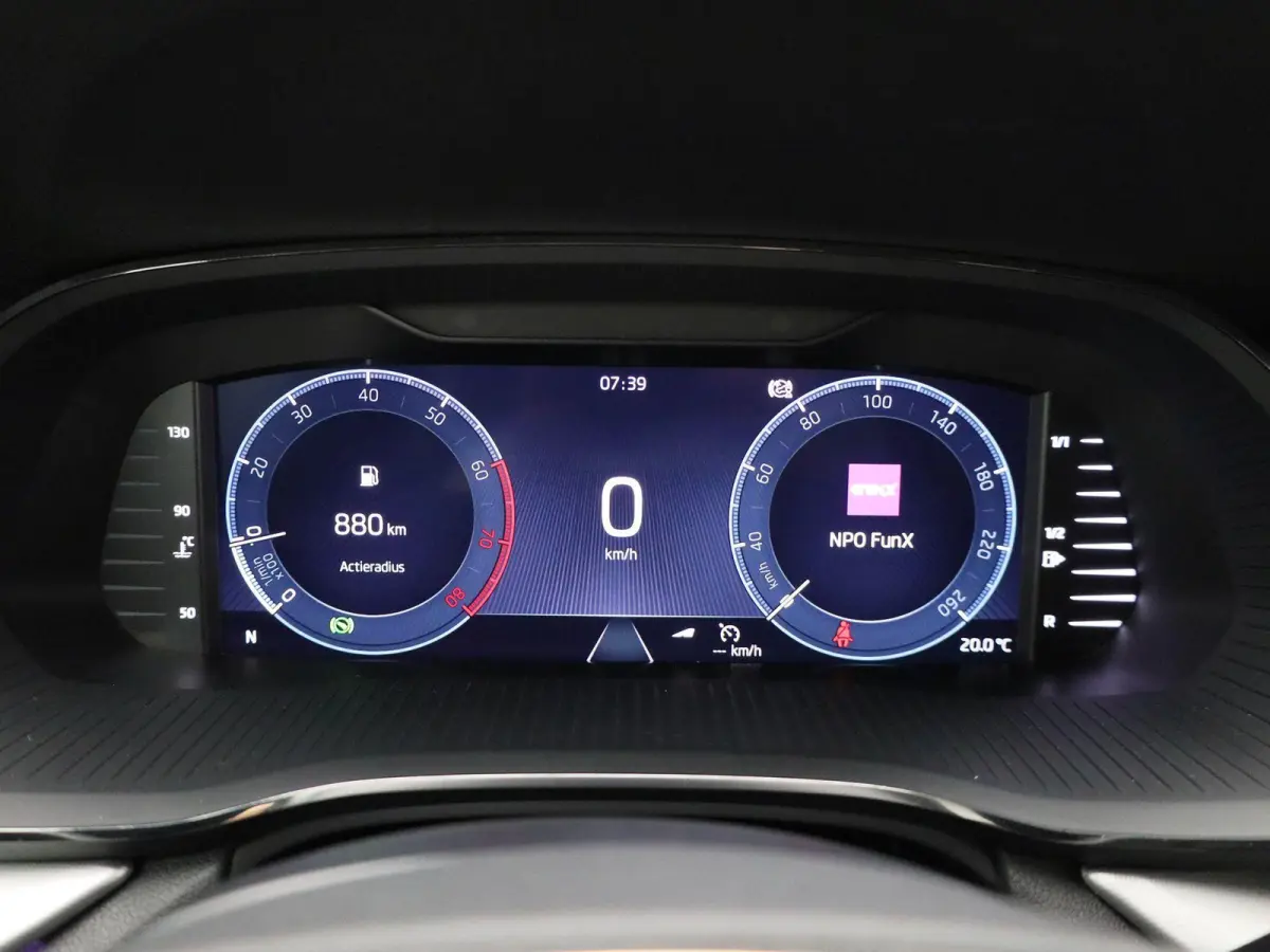 1.0 e-TSI Sport Business | Automaat | Apple Carplay / Android Auto | Stoelverwarming | Parkeersensoren |