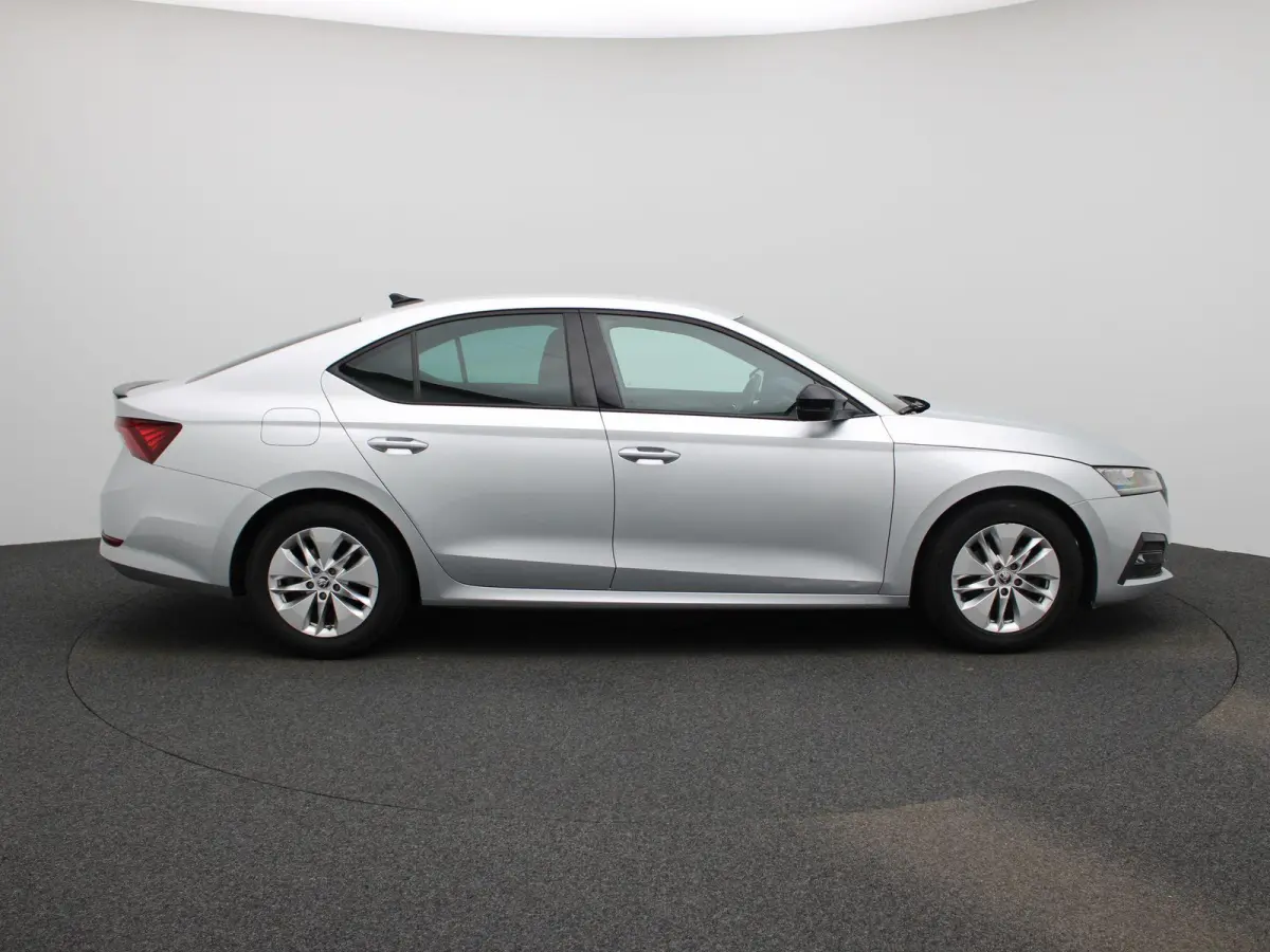 1.0 e-TSI Sport Business | Automaat | Apple Carplay / Android Auto | Stoelverwarming | Parkeersensoren |