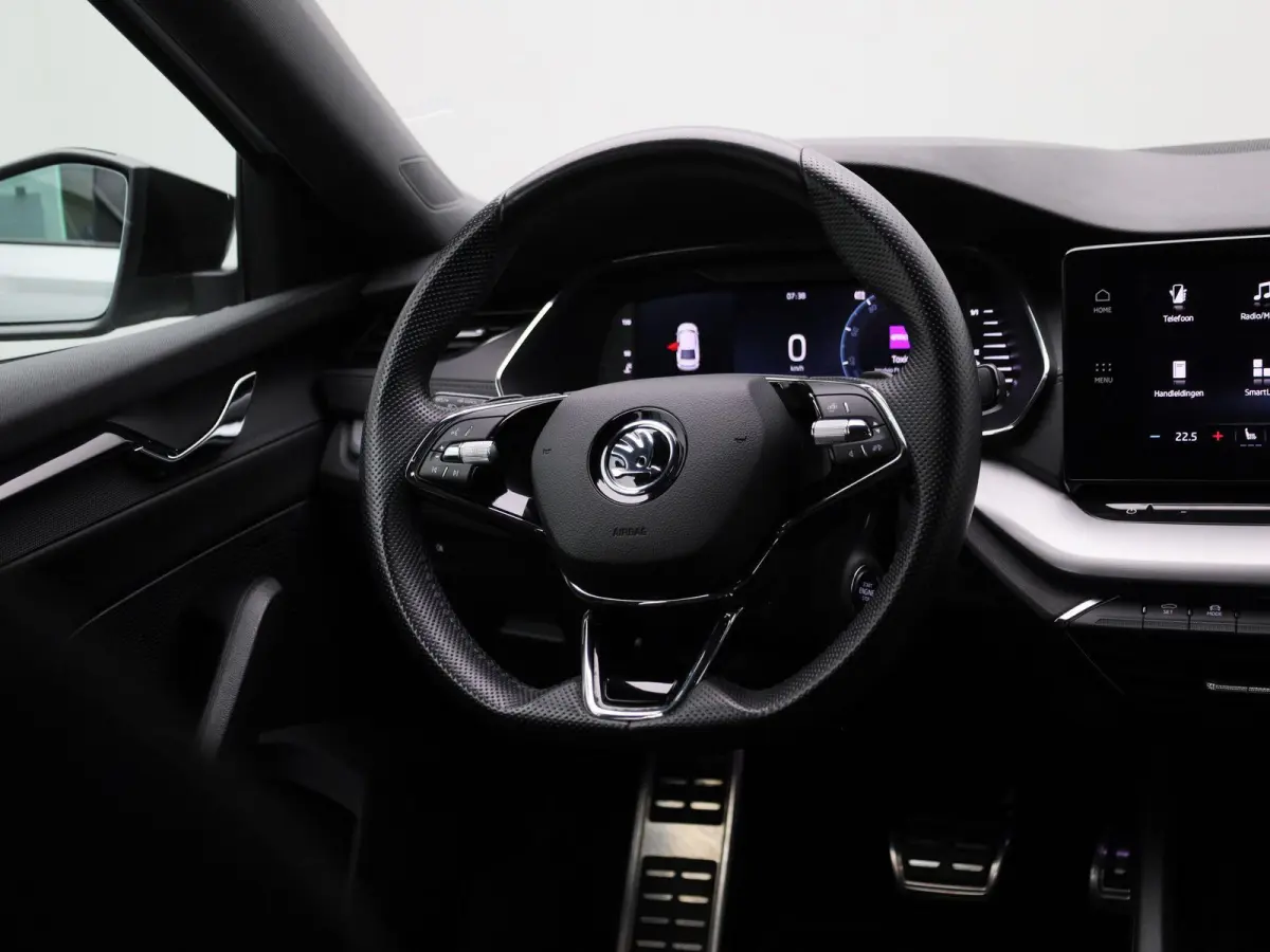 1.0 e-TSI Sport Business | Automaat | Apple Carplay / Android Auto | Stoelverwarming | Parkeersensoren |