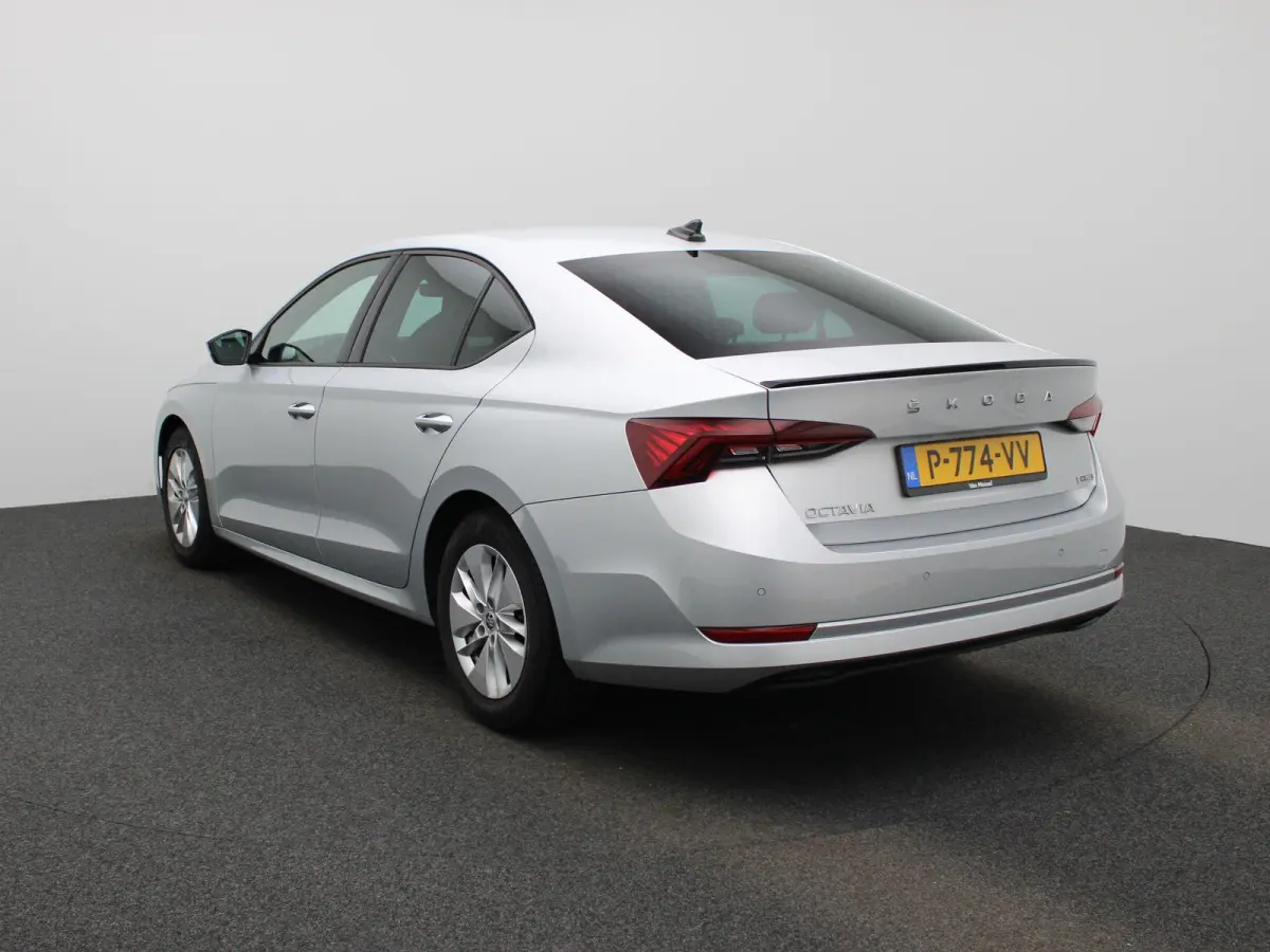 1.0 e-TSI Sport Business | Automaat | Apple Carplay / Android Auto | Stoelverwarming | Parkeersensoren |