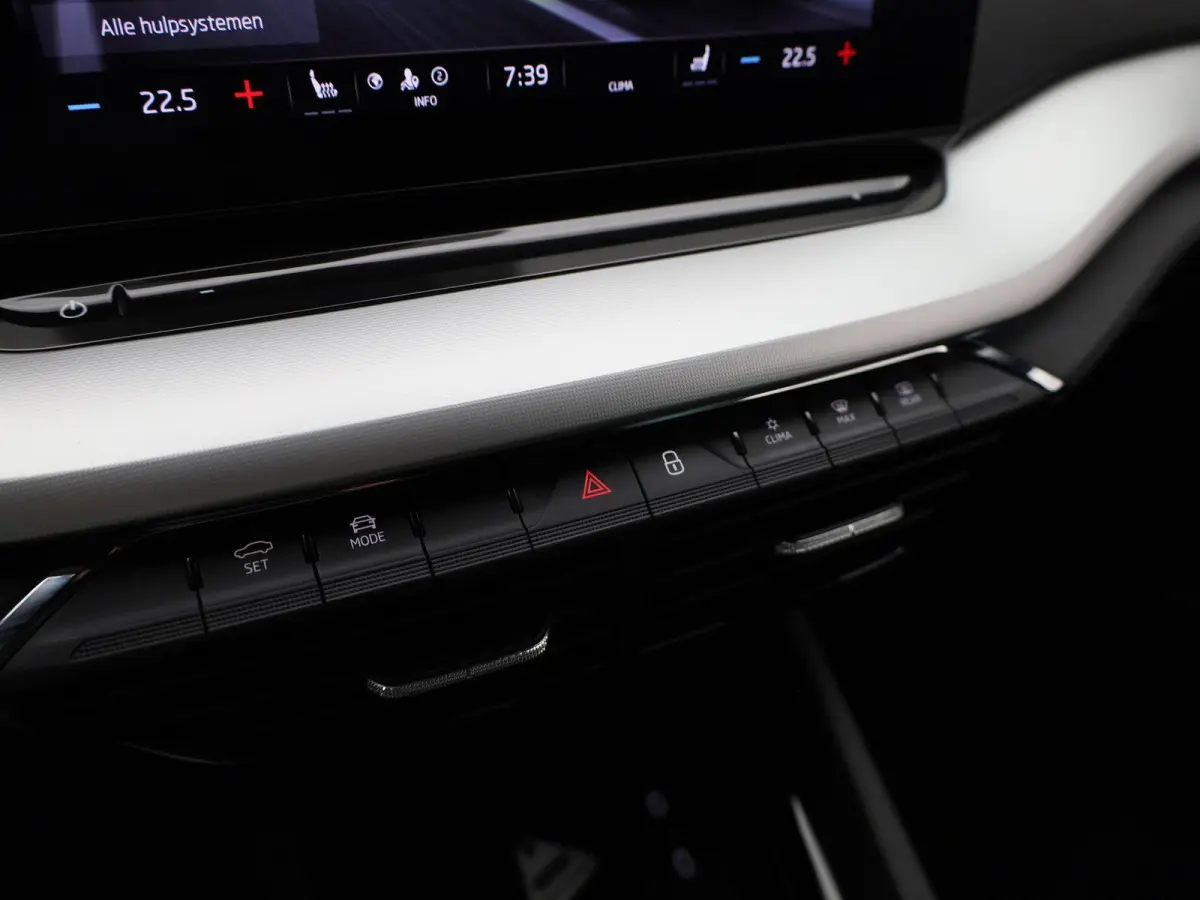1.0 e-TSI Sport Business | Automaat | Apple Carplay / Android Auto | Stoelverwarming | Parkeersensoren |