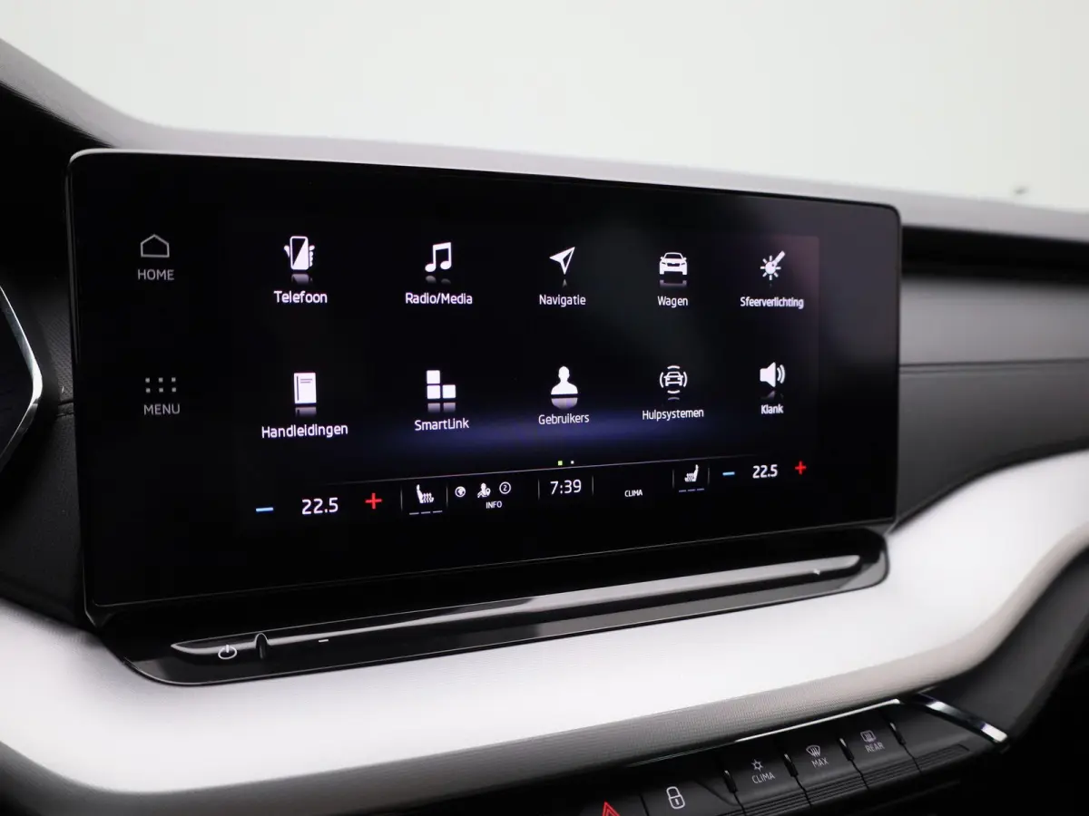 1.0 e-TSI Sport Business | Automaat | Apple Carplay / Android Auto | Stoelverwarming | Parkeersensoren |