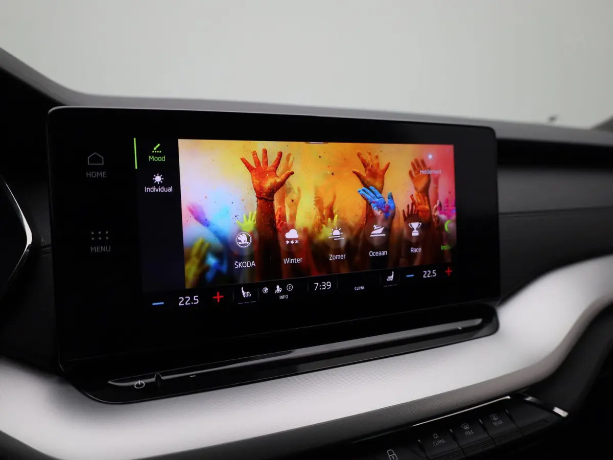 1.0 e-TSI Sport Business | Automaat | Apple Carplay / Android Auto | Stoelverwarming | Parkeersensoren |