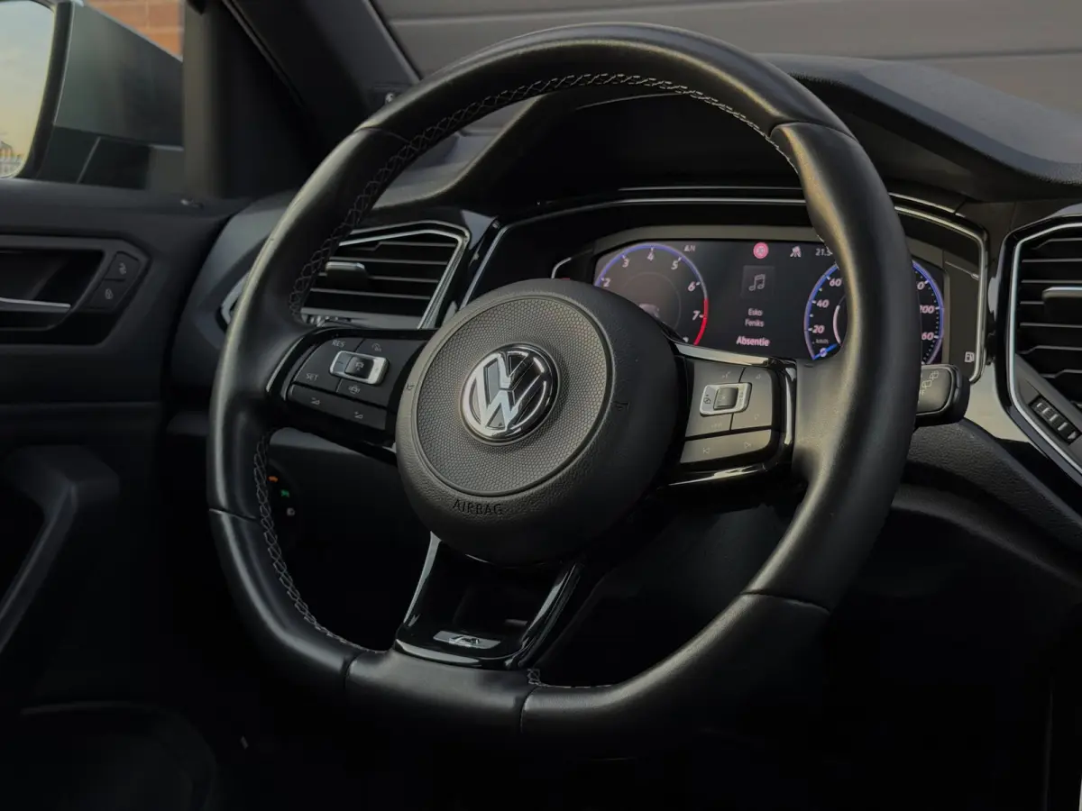 2.0 TSI 4Motion R / PANO / LEDER CARBON / CARPLAY / KEYLESS / CAMERA / DCC / ACC / DODEHOEK / OFFROAD / BEATS /