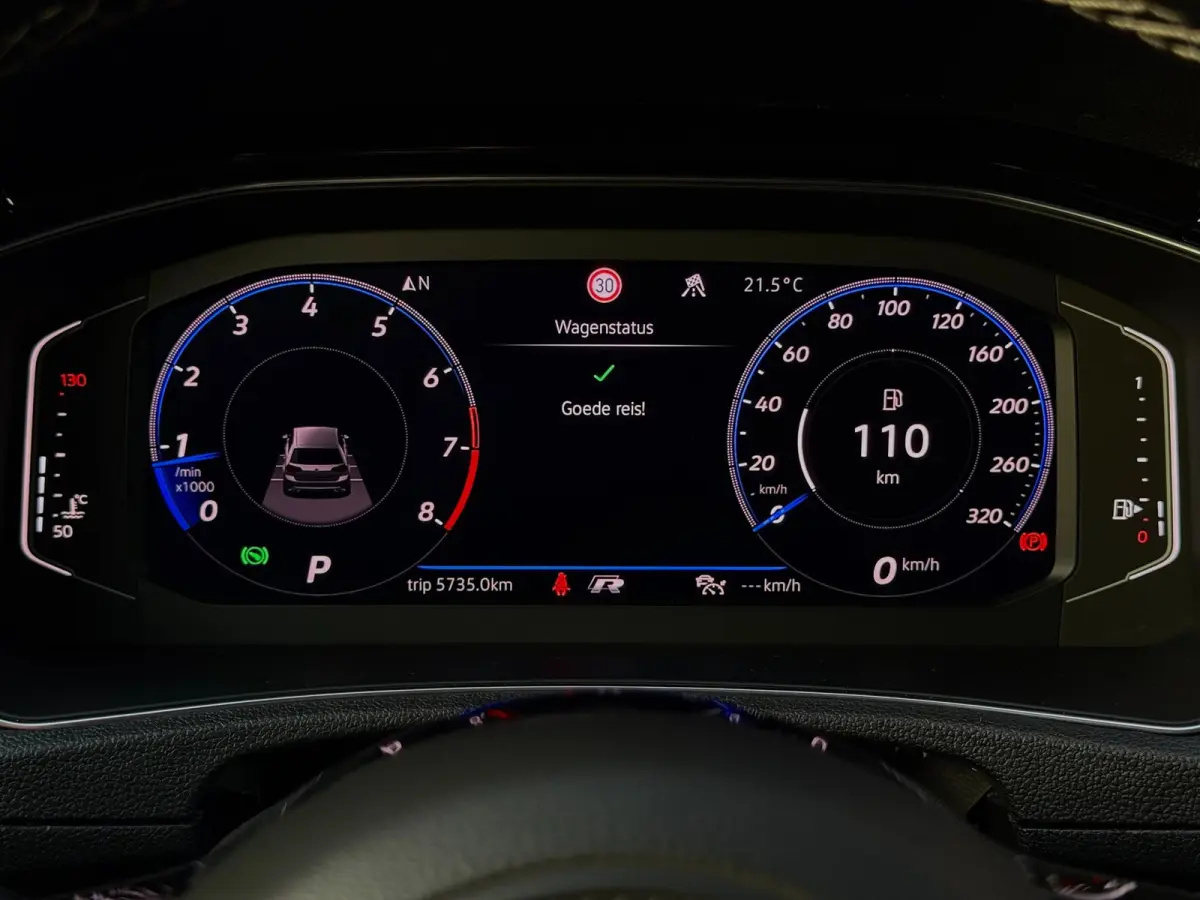 2.0 TSI 4Motion R / PANO / LEDER CARBON / CARPLAY / KEYLESS / CAMERA / DCC / ACC / DODEHOEK / OFFROAD / BEATS /