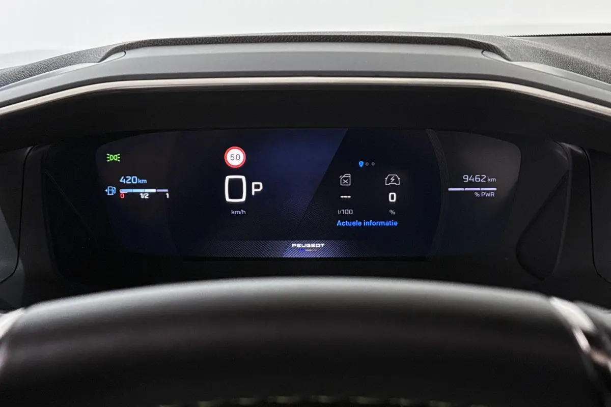 1.2 Hybrid 110 e-DCS6 GT Camera Keyless LED Apple CarPlay